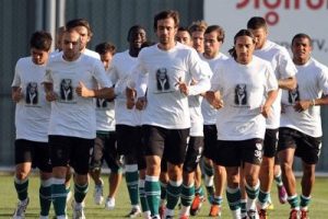 Bursaspor'dan Nejat Biyedi&ccedil;'e tiş&ouml;rtl&uuml; veda