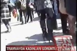Tramvay sapığı kıskıvrak