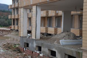 Huzurevi her ge&ccedil;en g&uuml;n &ccedil;&uuml;r&uuml;yor