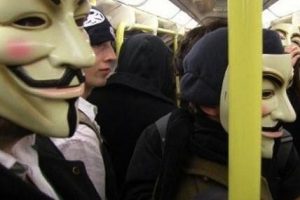 Maskenin arkasındaki y&uuml;z ortaya &ccedil;ıktı