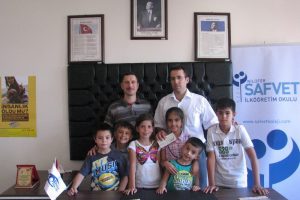 &Ouml;ğrencilerden Somalili kardeşlerine bayram hediyesi