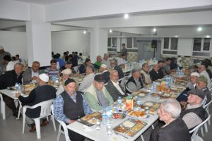 M&uuml;ft&uuml;l&uuml;k'ten huzurevi sakinlerine iftar
