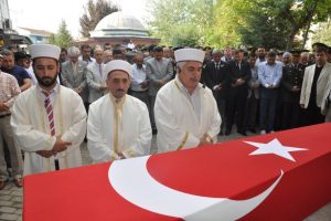 Bursa şehidini g&ouml;zyaşları ile uğurladı