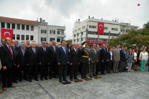 Bursa'da zafer coşkusu &ccedil;elenk konularak başladı