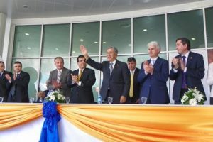 B&uuml;lent Arın&ccedil; hem ağladı hem de ağlattı