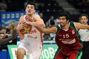 12 dev adam Portekiz'i ezdi ge&ccedil;ti