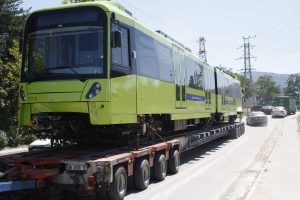 Yeni vagonlar bursa caddelerine &ccedil;ıkarma yaptı