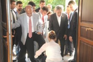Arın&ccedil; bayramda &ccedil;ocukları unutmadı