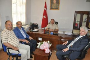 Milletvekilinden şehit babasıyla birlikte garnizon ve jandarmaya ziyaret