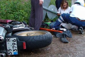 Dağ yolunda motosiklet kazası: 2 yaralı