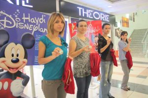 As Merkez Outlet ile Disneyland'a gidecekler
