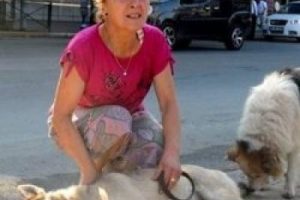&Ouml;len k&ouml;peğe duygusal veda