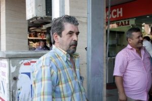 Kentin g&ouml;beğinde fare avı