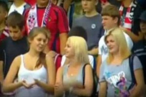 Rus g&uuml;zeller trib&uuml;n&uuml;n g&ouml;zdesi oldu