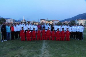 Gemlikspor'a belediyeden 15 bin liralık malzeme desteği