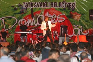 Tatkavaklılılar domates şenliğiyle coştu