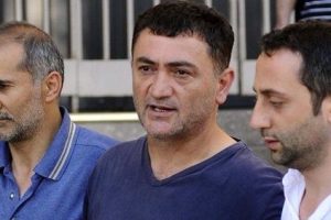 Ormanda imha et dedikleri paketin i&ccedil;inden insan &ccedil;ıktı