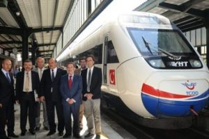 T&uuml;rkiye'nin en hızlı treni &ouml;nce Bursa'ya
