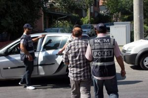 Polis sahtecilere g&ouml;z a&ccedil;tırmadı