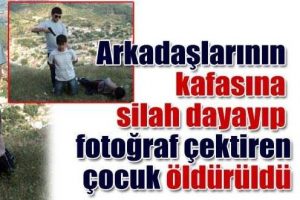 Arkadaşlarının kafasına silah dayayıp fotoğraf &ccedil;ektiren &ccedil;ocuk &ouml;ld&uuml;r&uuml;ld&uuml;