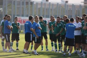 Lider Bursaspor M.İdmanyurdu'na bileniyor