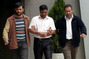 Eşini kalbinden bı&ccedil;akladı 20 yıl yedi
