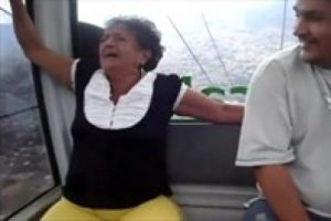 Kadının &ccedil;ığlıkları yeri g&ouml;ğ&uuml; inletti