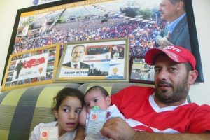 İ&ccedil;indeki Erdoğan aşkını n&uuml;fus c&uuml;zdanına d&ouml;kt&uuml; - &Ouml;ZEL HABER