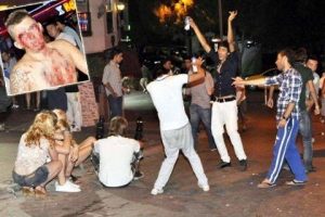 Turistlerin &ccedil;ılgın eğlencesi kanlı bitti