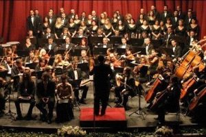 Ayakta alkışlanan orkestranın acı ger&ccedil;eği