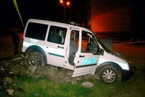 Diyarbakır'da polis servisine bombalı saldırı: 7 yaralı