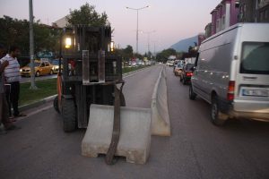 Haşim İşcan'a beton bariyerli tedbir