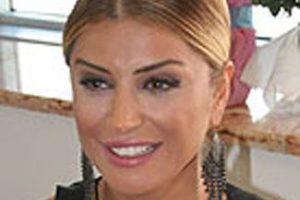 D&uuml;z duvara tırmandırır