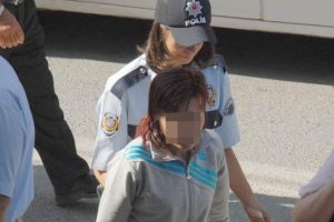Şikayete gitti 'fuhuş yaptırmak' su&ccedil;undan g&ouml;zaltına alındı