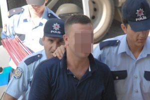 Tartıştığı eşini darp etti