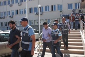 Mobilya şifreli silah ticaretine 14 tutuklama