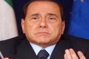 Berlusconi'nin istifasını istediler