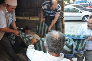 Yaşlı adam tarlada &ouml;l&uuml; bulundu