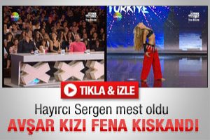 Shakira dansı j&uuml;riyi ikiye b&ouml;ld&uuml;