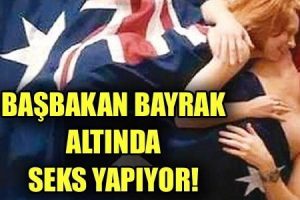 Başbakan bayrak altında seks yapıyor