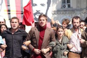Hazal Kaya yeni filminde solcu oldu