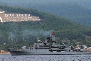 Savaş gemileri Ege'ye a&ccedil;ıldı