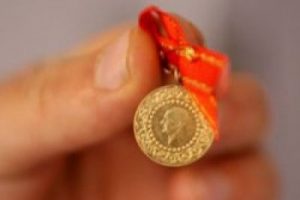 Altın g&uuml;n sonunda ka&ccedil; lira oldu?