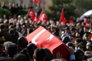 Diyarbakır'da polise saldırı: 1 şehit