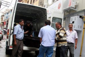 Baltayla &ouml;ld&uuml;r&uuml;len &ccedil;ocuğun cenazesi ailesine teslim edildi