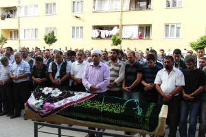 Talihsiz kadın, g&ouml;zyaşları i&ccedil;inde son yolculuğuna uğurlandı