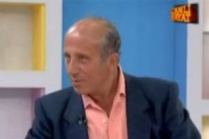 Yaşar Nuri &Ouml;zt&uuml;rk'&uuml;n &ccedil;ıtır sevgili itirafı