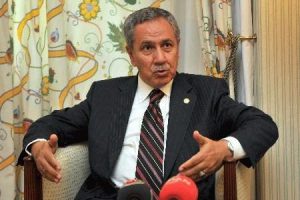 Arın&ccedil;: Bir AB'ye bakın bir T&uuml;rkiye'ye