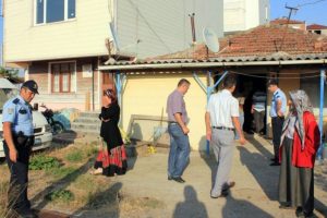 Eski eşini 8 yerinden bı&ccedil;aklayarak &ouml;ld&uuml;rd&uuml;