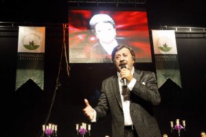 Zeki M&uuml;ren anma gecesi nefes kesti